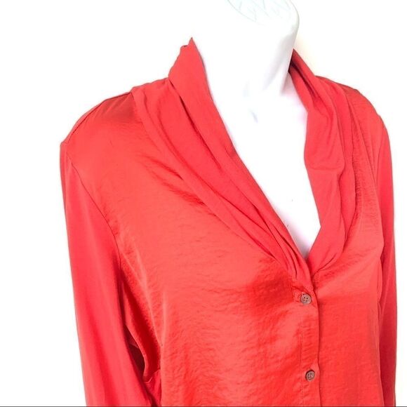VINCE CAMUTO RED STRETCH PANEL TOP - Picture 2 of 6